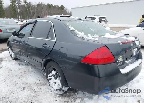 2006 Honda Accord 2.4 Ex z USA, uszkodzony, nr VIN 1HGCM56816A160324